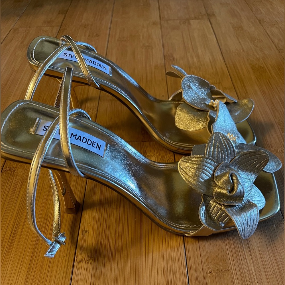 Steve Madden Amani Gold Floral Shoes